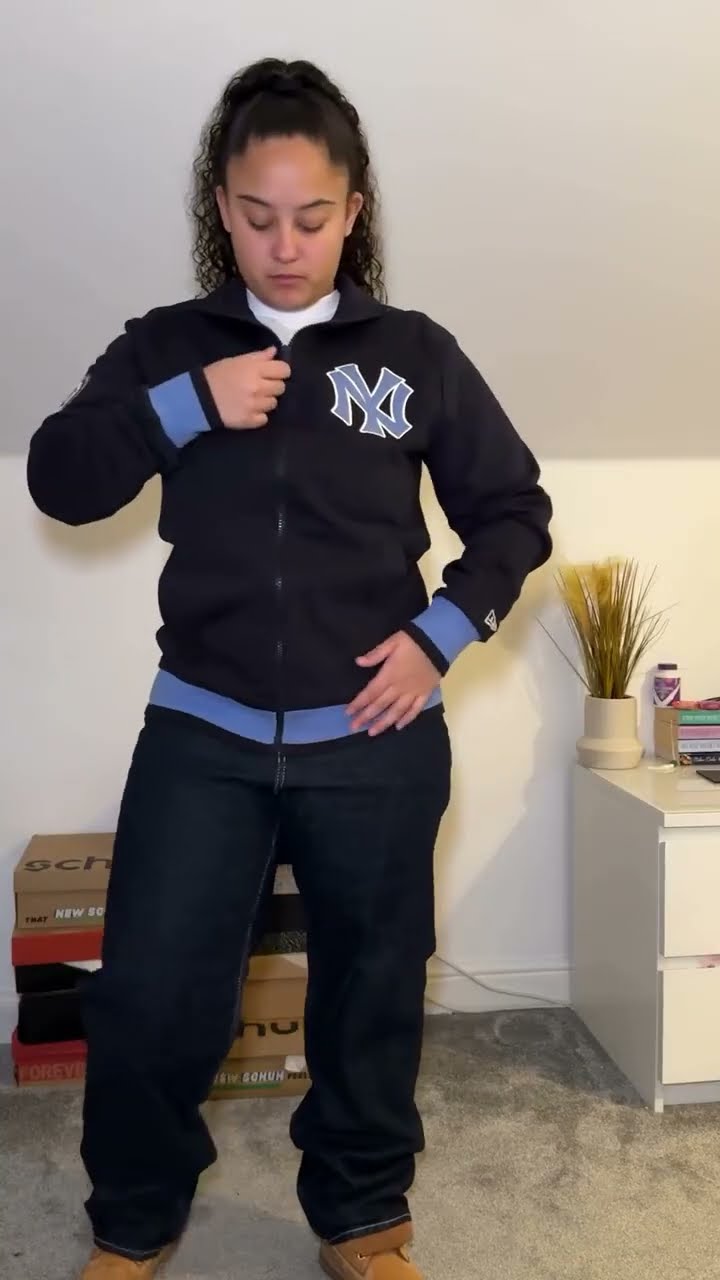 担着独特的